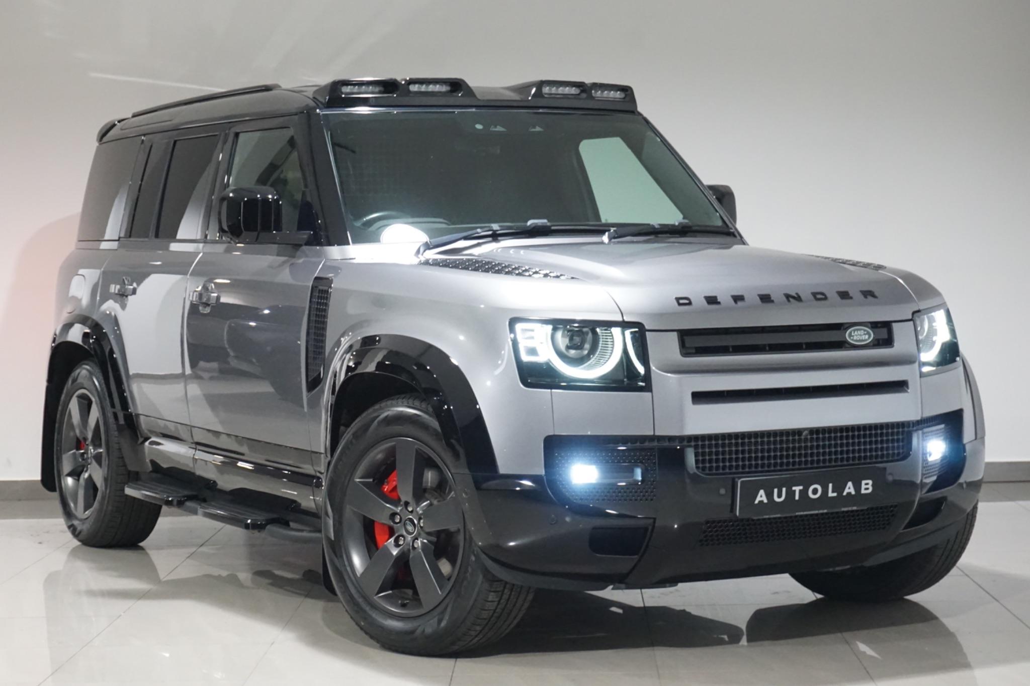 Land Rover Defender 110 3.0 D300 MHEV SE Hard Top SUV Auto 4WD MWB Euro 6 (s/s) 5dr